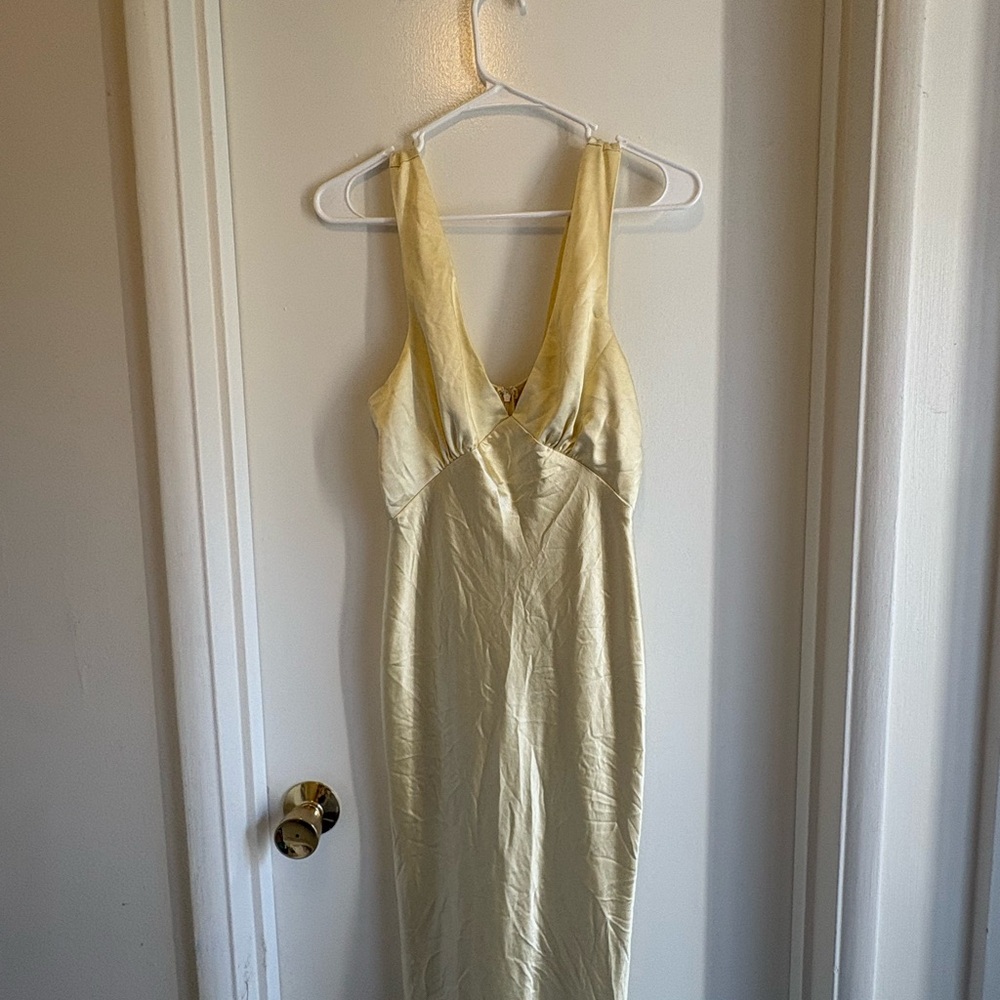 Billy J Sleeveless V-Neck